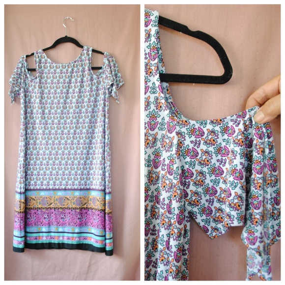 NWOT Beige by eci Boho Cold Shoulder Paisley Dress - Picture 2 of 8